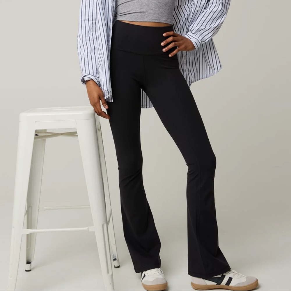 Aerie Black Bootcut The Hugger High-Rise Leggings - Medium